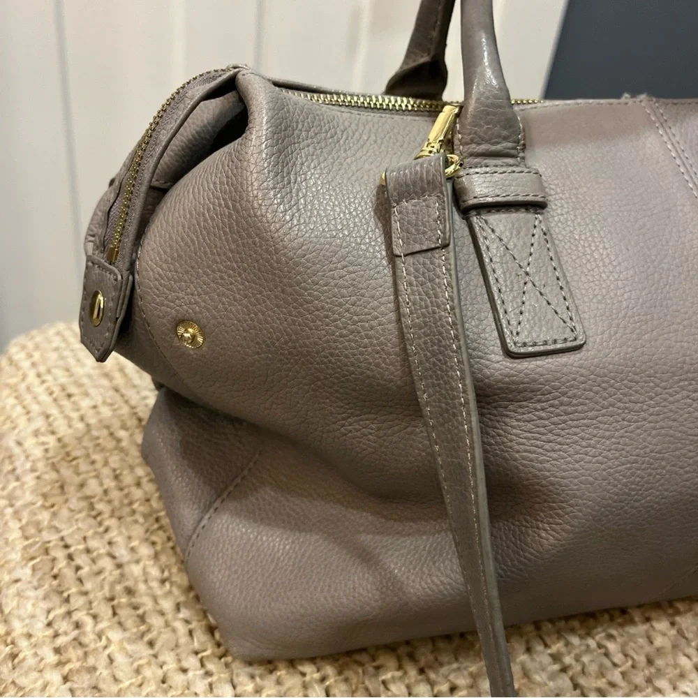 VINCE CAMUTO Large Zip Top Close Satchel Crossbody‎ Strap Pockets Gray